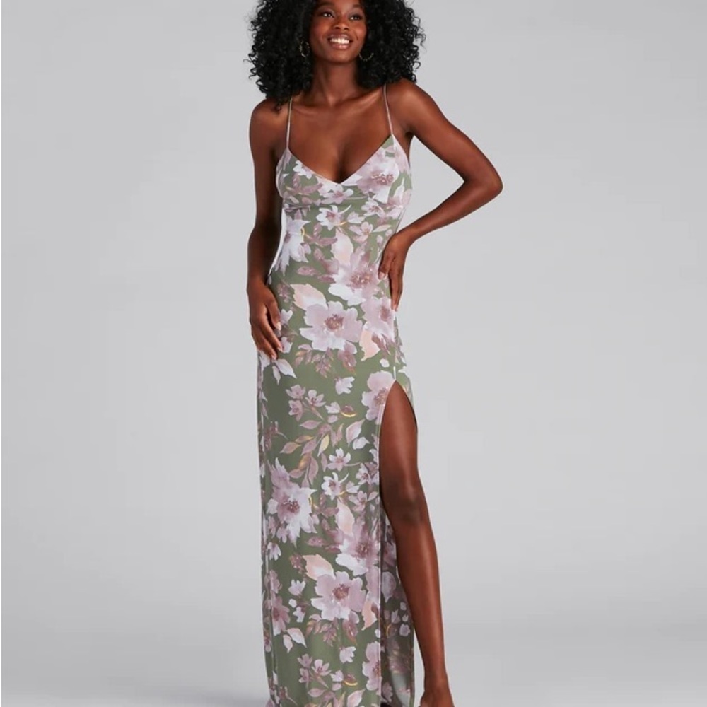 Windsor dress sage green floral maxi dress side slit size Medium new with tags l - Picture 2 of 7